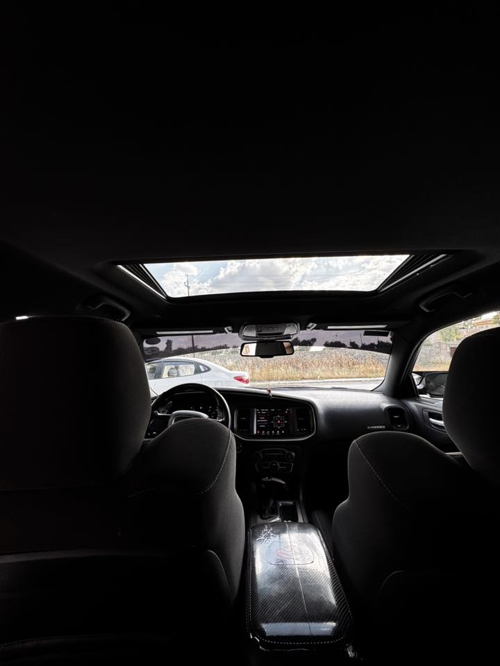 مابعد السلام عليكم مكان السيارة موصل موصل
CHARGER GT   .

جارجر GT (بلاك توب)  للبيع او المراوس 

الرقم اربيل 

الضرر: ربع جاملغ فقط بدون داخل وايرباك

الموديل : 2022

ماشيه : 80 بامريكا بالعراق ماشية 20 المجموع 100الف مايل حقيقي

الون : اسود

المحرك : V6.  3.6L . 

المواصفات :

•  شاشه كبيرة مع نظام ملاحة GPS .

•  الشاشة مع اوپشنات SRT . 

*سماعات پريميوم .

•  ويل RT قياس 20 انج . 

•  فتحت سقف (سلايد) .

•  مقعد السائق كهربائي . 

•  حساسات خلفية . 

•  تشغيل عن بعد . 

•  محدد سرعة . 

•  تلفون بلوتوث . 

•  كاميرا خلفية .

•  مرايا متحسسة للاضاءة العالية .

•  كير شفتر بالستيرن . 

•  دخول ذكي (بصمة) .

للتواصل الاتصال على الرقم او المراسلة واتساب ‭٠٧٧٤ ٠٩٠ ٣٤٩٤‬
