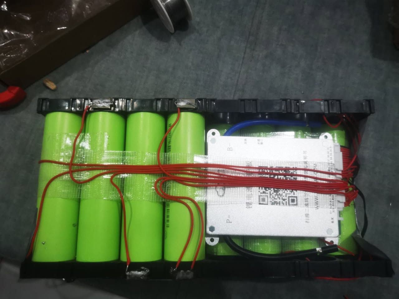 تم عمل بطارية ليثيوم فوسفات الحديد ٦٠ فولت ١٥ امبير
ضمان سنة
عالم الالكترونيات لبطاريات الليثيوم ***********
