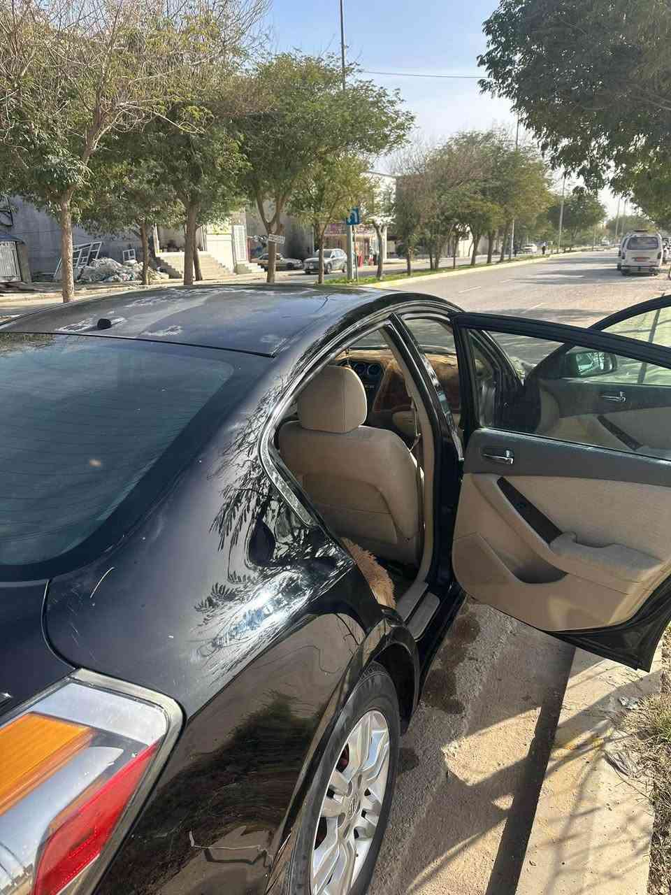 نيسان التيما موديل ٢٠١٢ ره نكي ره ش خليجي هيج بوياخي نيه ده ره جه يه كه فول مواسه فات سلايد به صمه تايه و گيري ومه كينه ي لوكه نه كراوه ته وه ٢٠٠ هه زاري حه قيقي رويشتوه. كه ميكي كالبونه وه ي هه يه  توخوا مشته ري نيت سه رمان مه يه شينه كشتيم رون كرودوه 
نرخي ١١٣ وه ره قه و مجاليشي تيايه
*********** كالار, السليمانية
