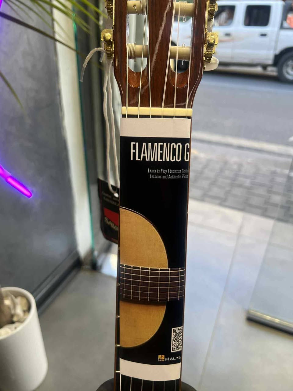 السعر ٢٠٠العنوان دوره رقم ***********
