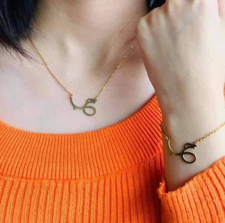 🧡 سيت الحب متكون من قلادة وسوار 🧡

🌟كوالتي ممتاز أصلي ✔️
🌟طلاء ثابت بجودة عالية 💯
🌟غير قابل للصدأ ✔️ 
🌟مصمم بلمسة جاذبية 😍 
🌟تألقي بسحر جاذبية التصميم المميز 💕
🌟متوفر باللون الذهبي والأحمر والفضي ♥️💛🩶 
🌟هدية نازكة ☺️🎁

سعر السيت مع العلبة ١٠  الاف وبدون علبة ٨ الاف 💕
🚘يوجد خدمة توصيل لجميع محافظات العراق ٤ الاف🚘


**إذا كنت صاحب هذا الإعلان وتريد حذفه لأي سبب، رجاءا أرسل رسالة إلى الدعم الفني**