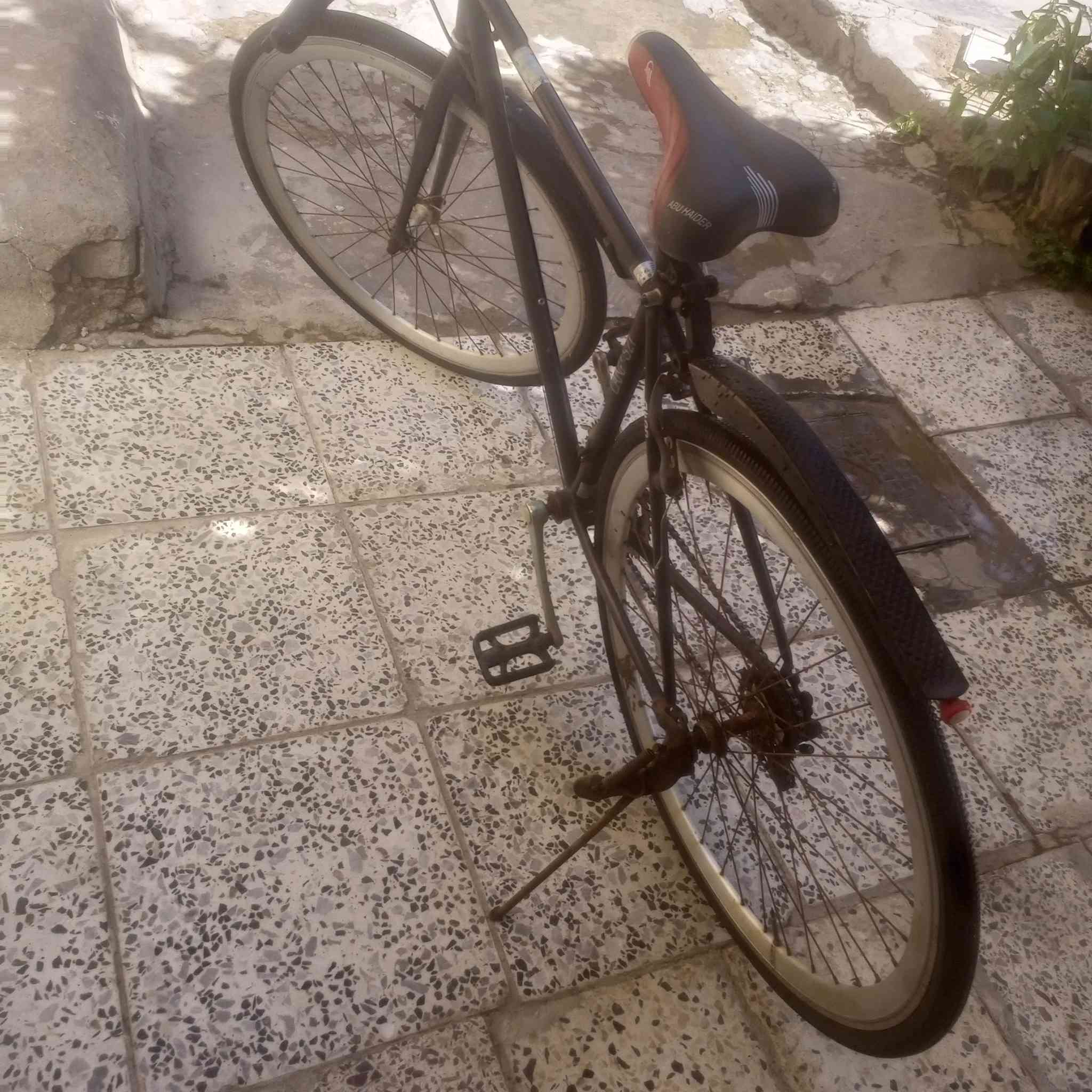 السلام عليكم بايسكل للبيع c700المكان بغداد البياع الشرطة الخامسة السعر 60 وبيه مجال ***********
