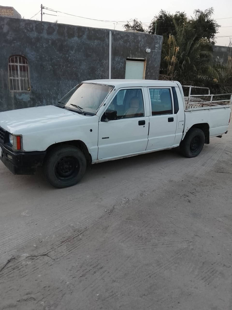 بيك اب مستيبوشي ٩٢ سنويه لغاية ٢٩ كير عادي سياره جاهزه وبسعر مناسب جدا بيضاء اللون 
*********** الشرطه
