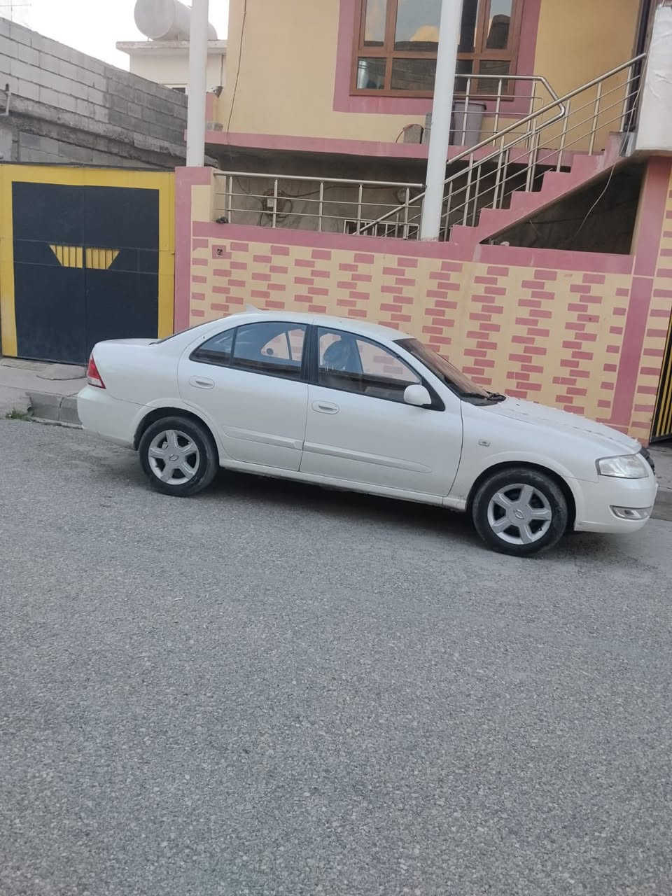 بەناوی خوای گەورە
سەنی سامسۆنگ ٢٠١٠. بۆ فرۆشتن. کۆد نەکراوە ١٣٠هەزاری حقیقی ڕۆشتوە  گێر و مەکینەی بەشەرتی ١٠٠ فیتەر تەقەو ڕەقەی نیە کارەبایی هەمو گیانی ئیشئەکات  تەبرید سارد و گەرم لەسەر سویچ شاشە و کامێرەیە ئاوێنە شەفتە کەلەو عەینەکە. Abs مەزبوت سەقف و حیزام بەشەرت دەعم و لێدراویی نیە سەیارەی ماڵە کامل مەسرەف کراوە لە دەعامی پێشەوە بۆ دواوە بەشەرت تەنها لە سایەقێکی کەمە بیبات کۆدی بکات بۆ ماڵی خۆی تەنها فرۆشتنە قیست و قەرز و گۆڕینەوەم نیە 

شوێن:نزیک هەڵەبجە 
ژمارەی موبایل:***********
