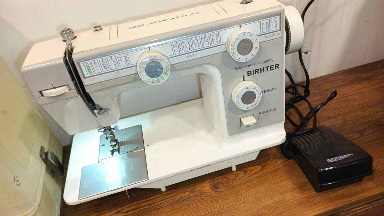 مكينة خياطة برذر شغالة ونضيفة تخيط عادي وتطريز بكل انواعة السعر 100 بدون توصيل 
ابيعها بالحافضة مالتها او بدون حافضة نفس السعر 
 للحجز 
***********

اليريد فيديو ادزلة 
@إشارة
