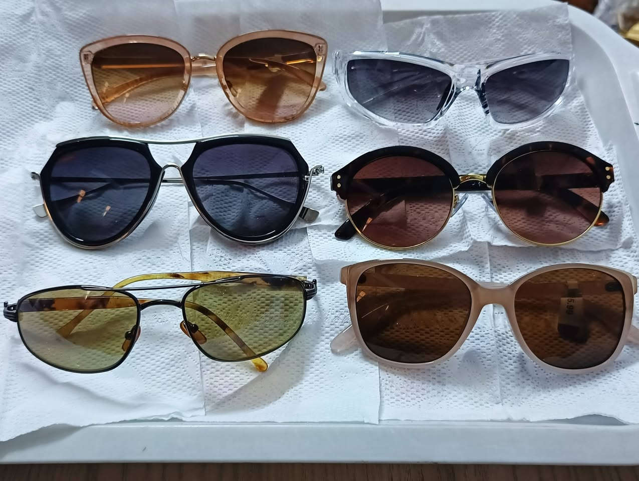 توفرت شلعه تتكون من نظارات شمسية وطبيه قراصات شعر وطواكه وبوندات
النظارت 45 قطعه شغلات الشعر 40 قطعه واكثر
السعر 50 مع التوصيل


**إذا كنت صاحب هذا الإعلان وتريد حذفه لأي سبب، رجاءا أرسل رسالة إلى الدعم الفني**