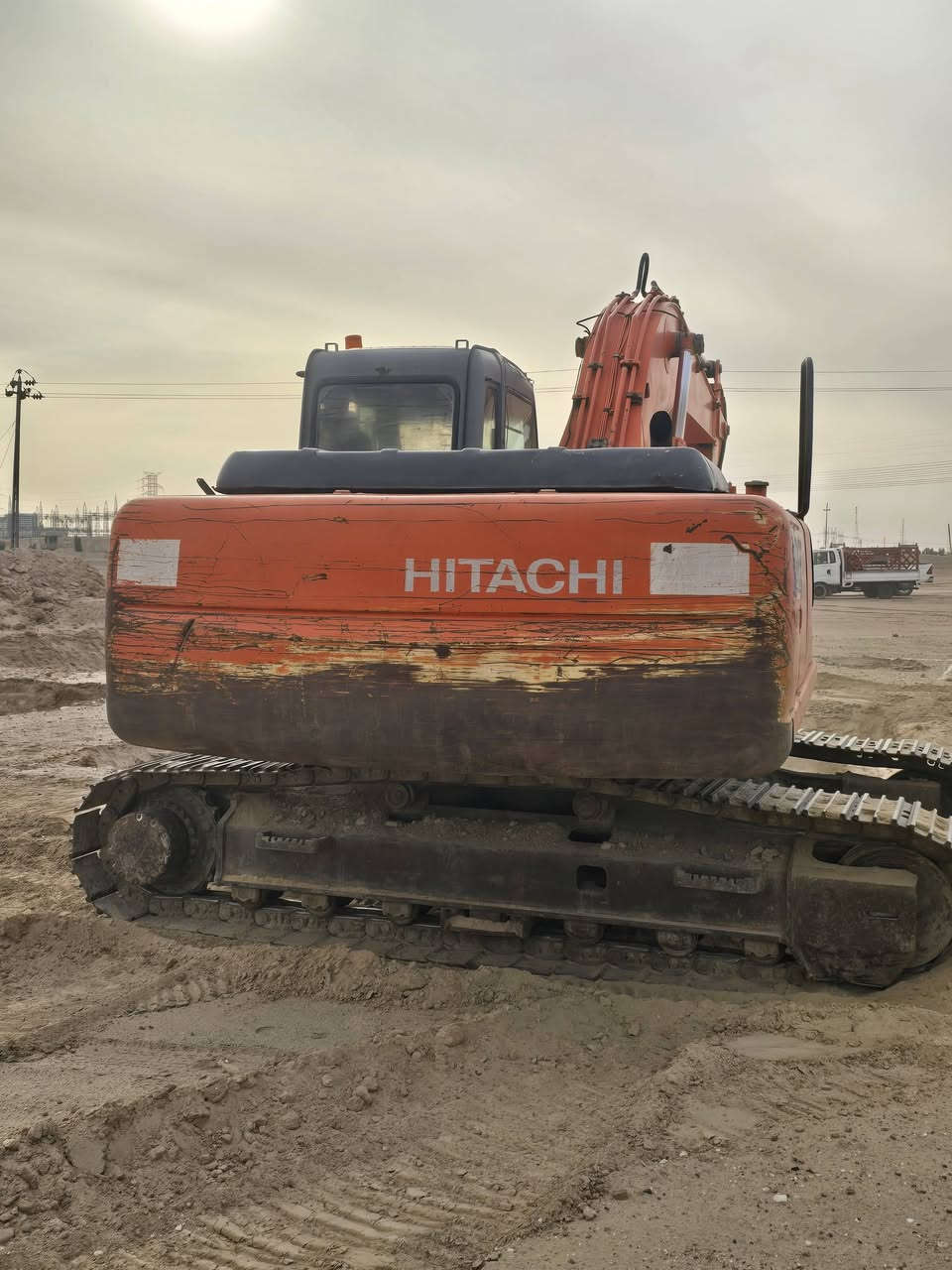 حفارة z موديل 2005 
حدادية جاهزة كهرباءيات كله جاهز
كفالة من الصبغ
مفتوح مضخة فقط
مكينة جاهزة للعمل
السعر تواصل على الرقم
***********
