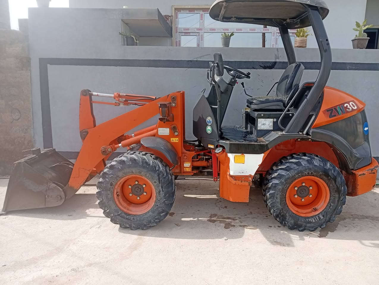 شفر هيتاشي للبيع حجم 30  موديل 2021 شرط الشغل المكينة لا صرف ولا نفخ جديد الاستفسار الرقم
كورك ***********
اسيا ***********
