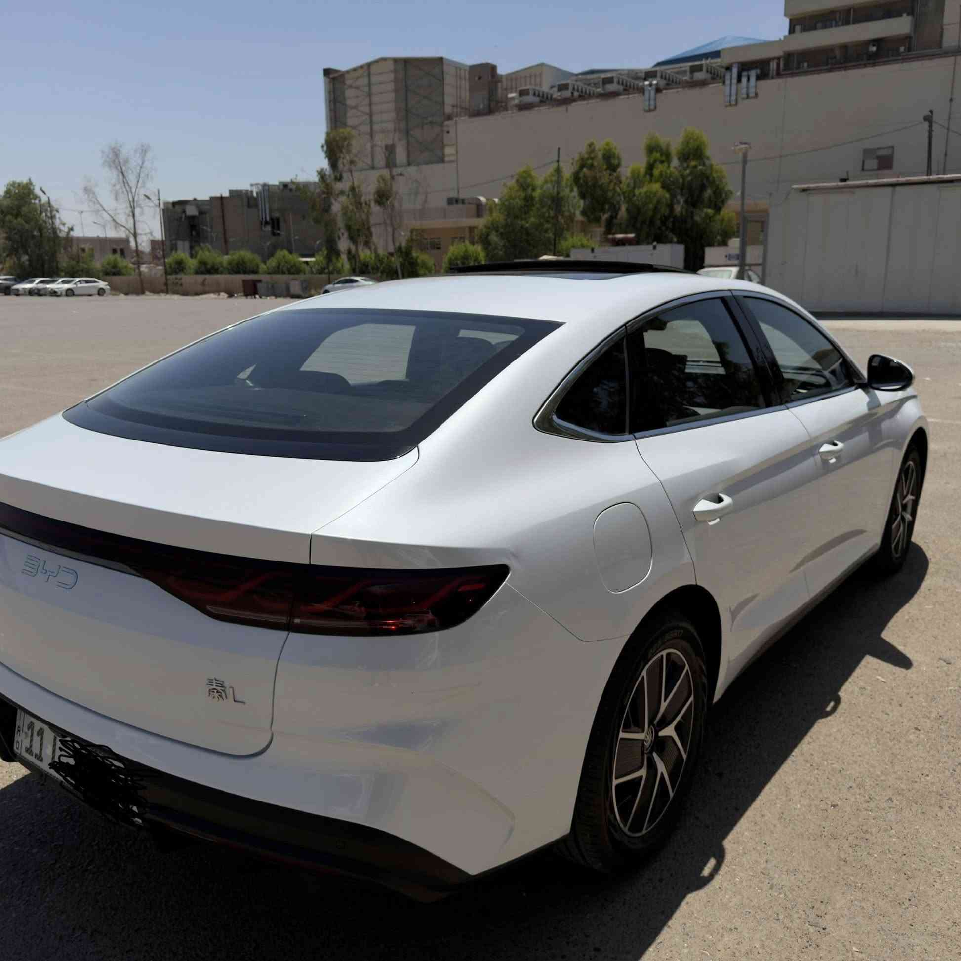 بي واي دي
كن L
موديل2024
كفاله عامه 
مرقم بغداد باسمي
فول مواصفات 
بطاريه 120،،،،،،

📞***********
السعر25 مليون
