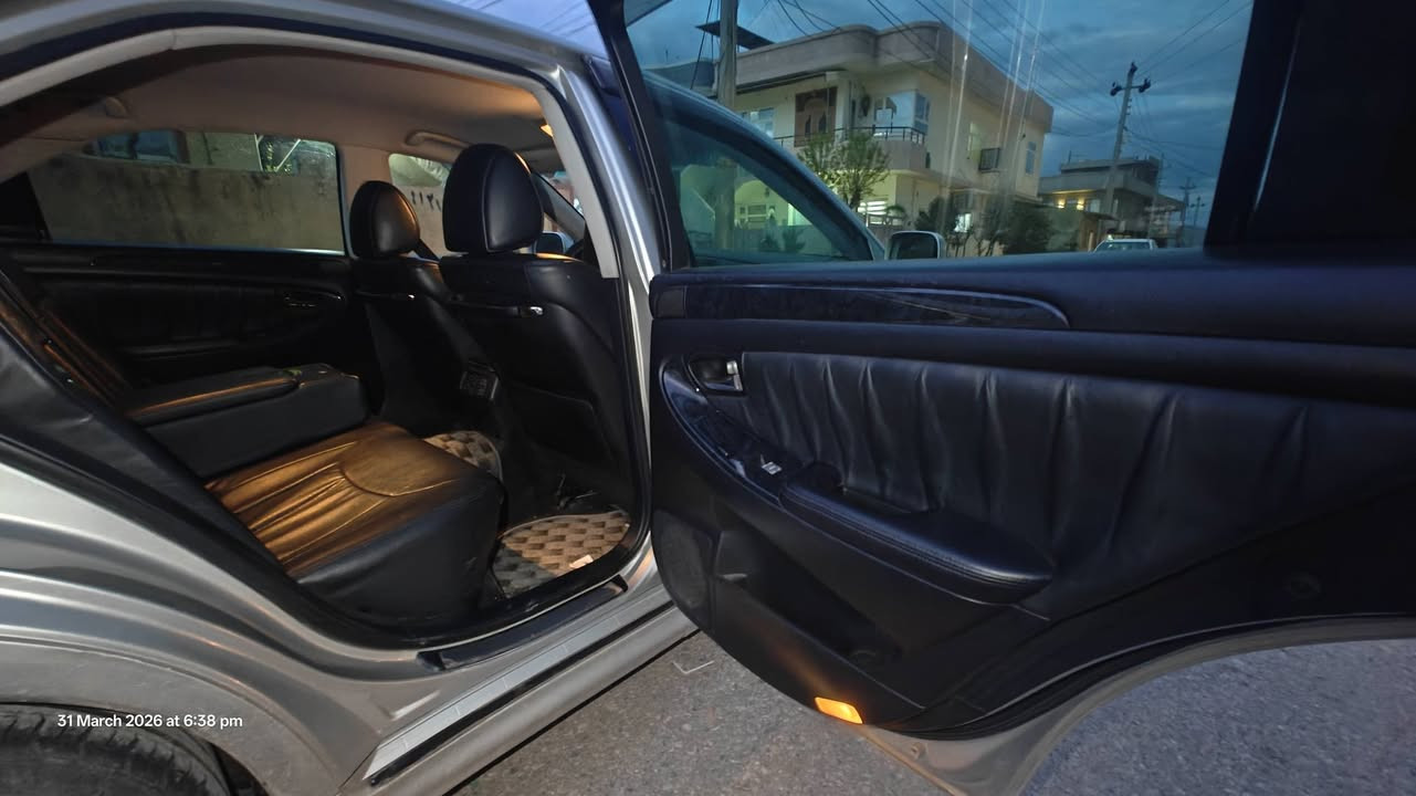 سه ره تا به ناوی خوا
له سه ر ایزنی ئه دمینی به ریز
شاهینه موس موس182
2005
جلدو هیته ر
3دوگمه
کوشن کاره با
جامی هه لگیراوه
یه ک پارجه بویاخ
سه قفی وه ک شوشه یه
لایت ناوجه ی کویر
بی ده عمو لیداروی بی جال
جوار تایه و ویلی دنگه لوک
که فه ر گوراو شانسی به شه ره ت 
بریک و ساردو گه رم مه زبوت
تکایه گه ر مشته ری نیت سه ری خوتو منیش مه یه شینه له گه ل ریزم
***********
