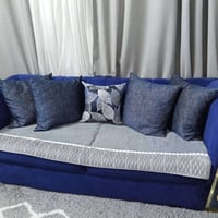 صوفا • ٨ مقاعد • نظيف جدا