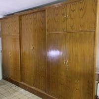 كنتور عدد 2 للبيع الاول يحتوي 6 ابواب مع 2 ملحق  الثاني 4 ابواب  خشب م...