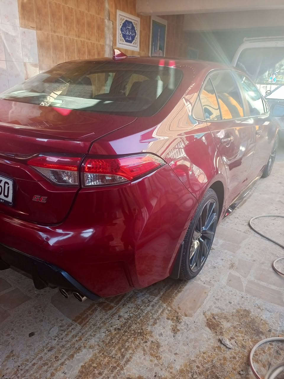 السلام عليكم
كورلا موديل 24فول 

بانزين مكينة 2000

مواصفات فتحة بصمة سايد بريك بصمة 

شفتات ستيرن اشاير بالمري وبعد بيها هواي مواصفات 

وارد امريكي حادثها باب السائق ومعمر نفسة 

وبيها ايرباك استيرن 

سعرها 155

***********
