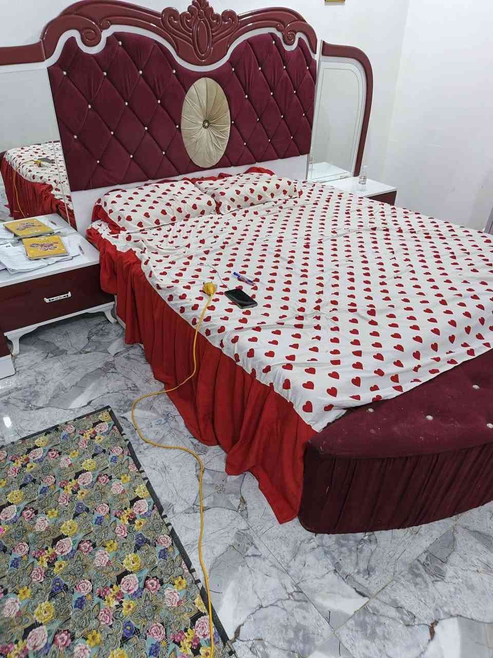 غرفه 9 قطع لبيع  سعره 850 مكانه ناصريه مركز يم طاقه كهرباه  نضيفه شراي تفضل خاص لو تصال ***********
