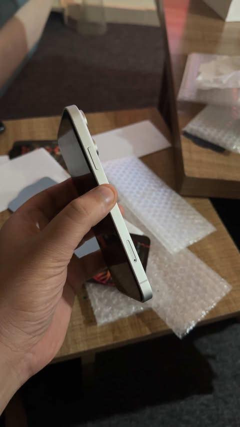 السلام عليكم اكس ار جهاز محور 17 برو نصيف كلش ذاكره 64 بطاريه 78% نصافه كلش رايده ب 235 مكاني بغداد ***********
