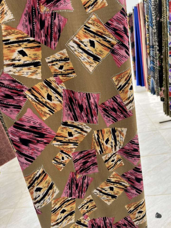 مجموعة اقمشة متنوعة  بأانسب اسعار
واسط قضاء الحي: محلة السراي

رقم الهاتف: *********** وات ساب فقط عنوان المحل:_خلف مركز بيت الشام الطبي
يوجد توصيل جميع محافظات العراق
