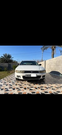 للبيع ميتسوبيشي گلنت موديل ١٩٩٩ رقم بغداد السيارة گير عادي وگير ومحرك ...