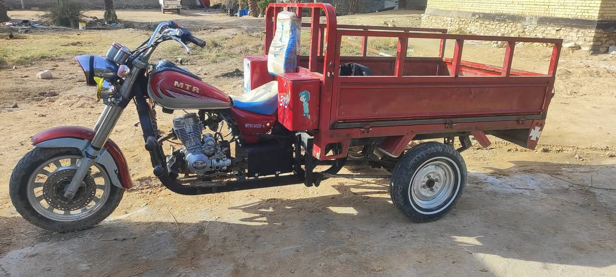 ستوته  2016 اوراق اصوليه  مكفوله ونضيفه 
سعرها 1350 مكاني رميثه والشراي يتصل 
***********
