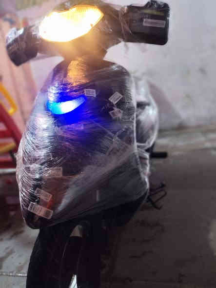 السلام عليكم دراجه فكستار السرعة100ياباني     ياباني   السرعة 100   ياماها اليابان  (السعر 350الف ) الرقم هاتف *********** مثل ما عودناكم عل وجبة جديدة كل يوم قطعة نفس شكل +الون +السرعة مواصفات تفاصيل كل يوم توصلي قطعة نادرة    مال 💫🤎وكالة دراجه ✨المواصفاة    (السعر 350الف   ) قطعة نادرة وحلوة 🌟🌟        💯🔥   دراجه كاملة مواصفاة حلوة نظيفة لحد يكول شبيهة نقص بل كارتون  محرك ستندر   ((مال رمبة كفرات البلادي اصلي ومختم ))  كلة شغال سلف  وهندر تايرات نظيفات دبلات كفرات بلادي اصلي  حلوة      سرعة شلعة فولل مواصفات   سرعتهة حلوة دك مشي خير من الله  لايتات اشاير كيجات شغالات  هندر نكرة مكينة ناعمة هورن جميع كهربائيات شغالة (((سعر 350الف    بيه مجال شي بسيط حك جية  ))) اوراقهة كاملة منفيس مكاتبة الكمرك الكمرك موجود   الشراي يتصل  دراجه كلشي شغال على تايرات على لايتات خير من الله دراجه معدلة حلوة شغالة معدلة سرعة شلعة  النضافة 100/100 /// سرعتهة شلعتهة قوتهة 100/100/  فول مواصفات العنوان بغداد مدينة الصدر  *********** الشراي يتصل مامتواجد عل فيس  موجود وتساب
