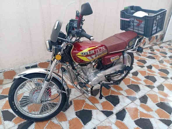 سلام عليكم دراجه موديل 2023شرط بعده صفر ماشي 6000فقط حته محرك بعده مساحك مضمومه تقريبا سنتين جديد صفر صفر محرك اربعه گير تايكر مرقم بغداد سنويه لل 2029بسمي مشروع وطني مكاني كركوك حي نصر رقم ***********تحويل ثاني يوم سعر مليون و600مجال بيه حيل قليل
