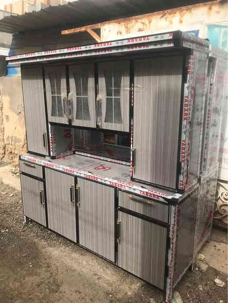 كاونتر مترين نزال شغل درجه اولى مع سنك متر و ربع مرمر ب٦٤٠ شغل درجه اولى نقش cnc تاج وكلوبات ونرماده حفر وبليت ثقيل جوكر مخفي العنوان ناصريه شارع الاخلاص قرب مجمع ابي تراب *********** ناصرية, ذي قار
