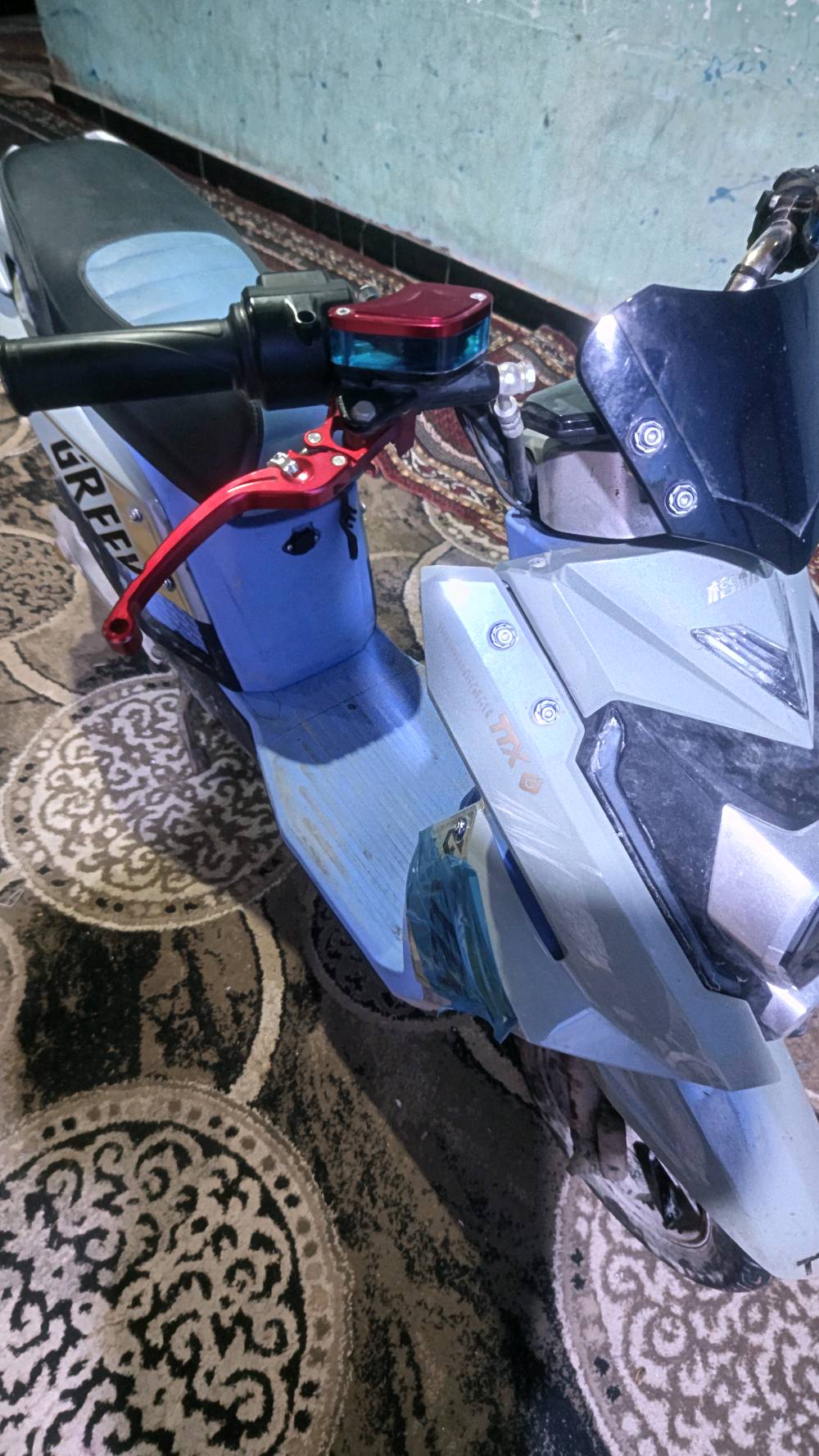 دراجه كهربائيه شحن 
المكان عويسان ابو الخصيب 
السعر 700 قفل 
دراجه كلش حلوه ماماشيه بطارياتهه مامتعوبات 
بيهه مشكله بلملف اول ماتمشي بيهه شخره بس من تمشي سريع تروح 
الدراجه قويه مالت جنايه 