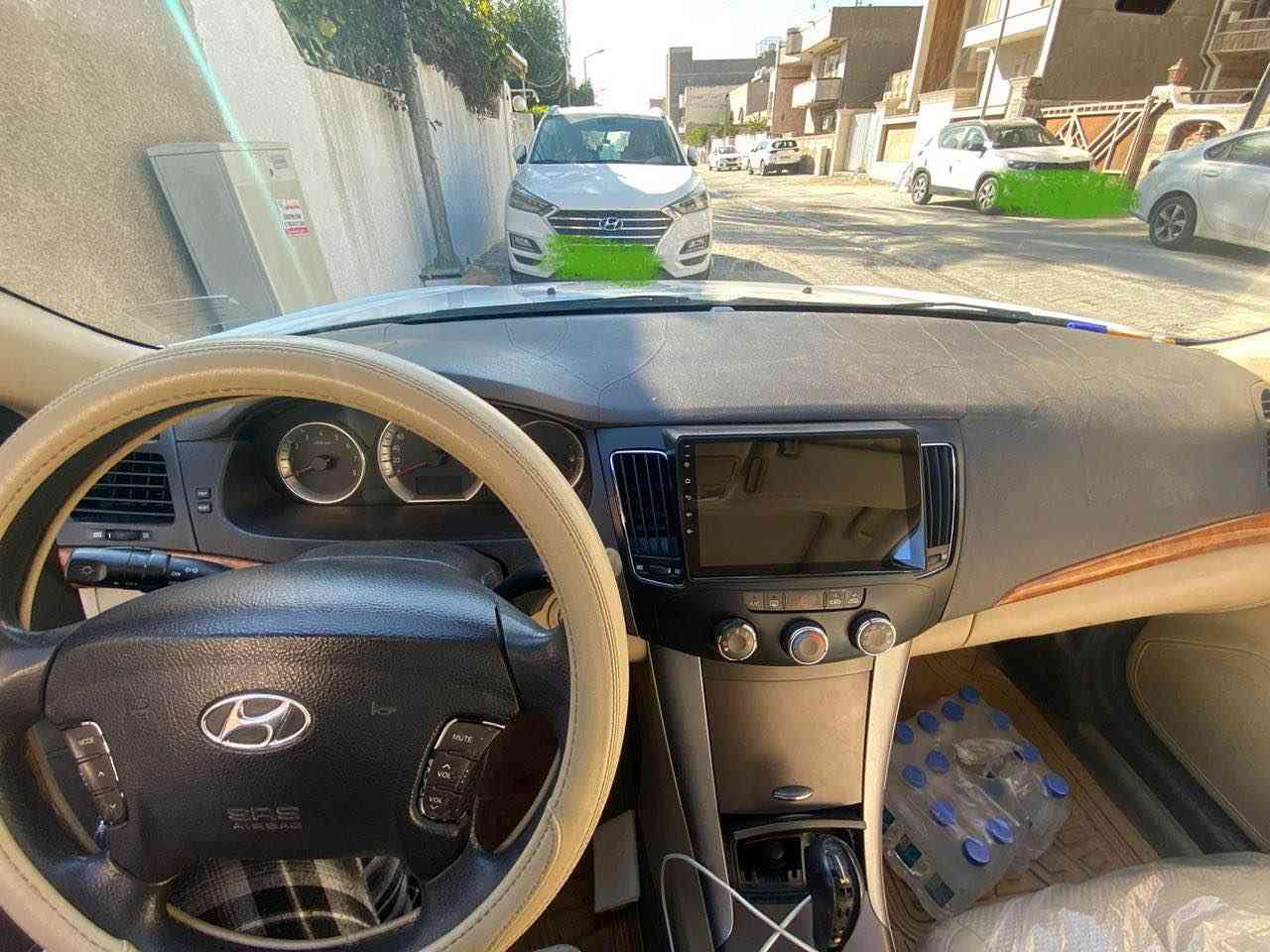 هونداي سوناتا ٢٠١١ خليجي ٤ سلندر محرك ٢٤٠٠ رقم بغداد سنويه لل٢٧ ماشيه ١٦٣ الف سياره مابيه غير بارد بسيط بالبنيد و نقاط صبغ دملوك نرش عليه بنيد وبابين من جهة عكس السايق تم تكحيلها  السياره  مثل ماوضحه بالصور .
مكان السيارة بغداد 

*********** بغداد, العراق
