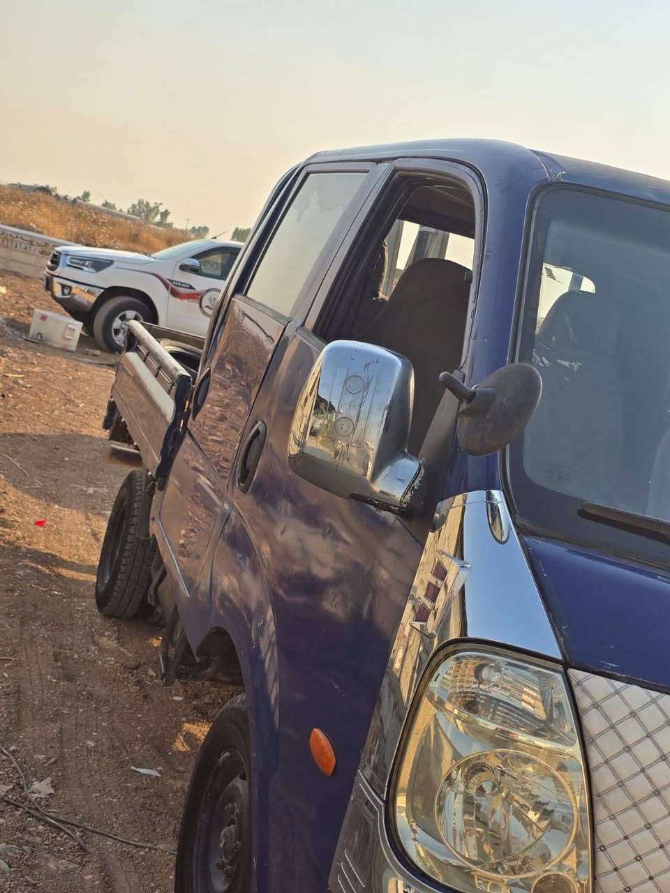 کیا دەبڵ قەمەرە   2700
مۆدیل 2010
سبوغ عامە لێدرانی هەیە لەپێشەوە و پیشەوەی سەقفی لەگەڵ کەمەک لە تەنیشتەکانی مەعجونە
گێڕ و مەکینە و بڕانەوە و بەناوکردن و غڕامە و شانسی بەشەرتە
هەزەی هەتا 1\7  ە
ژمارە باریکە و سەنەوی نوێیە هەتا 2030
*********** أربيل, العراق
