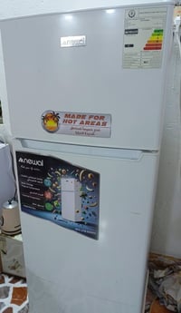 ثلاجة جديدة • ١٢ قدم • استخدام أقل من شهر