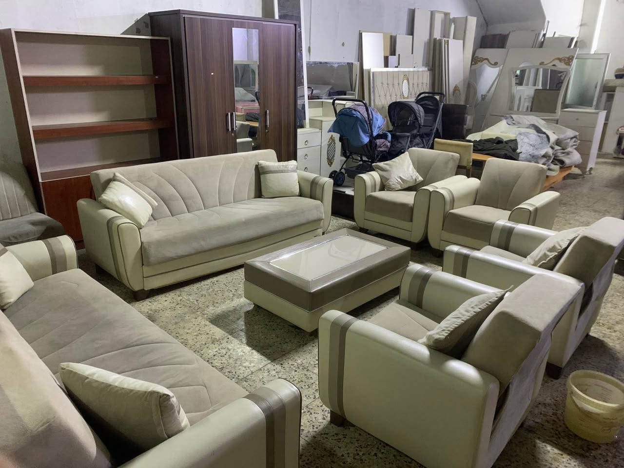 تخم قنفة جلدي اصلي ١٠ نفرات مع ميز حيل نضيف سعر ٣٥٠ ألاف عنوان دهوك بروشك ت*********** دهوك, العراق
