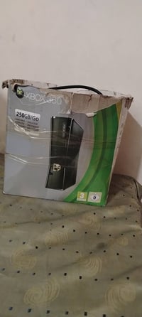 جهاز اكس بوكس 360 جهاز نضيف عدد الألعاب ٥٠ من ضمنها G5 كرفيوتي بلوك 3 ...