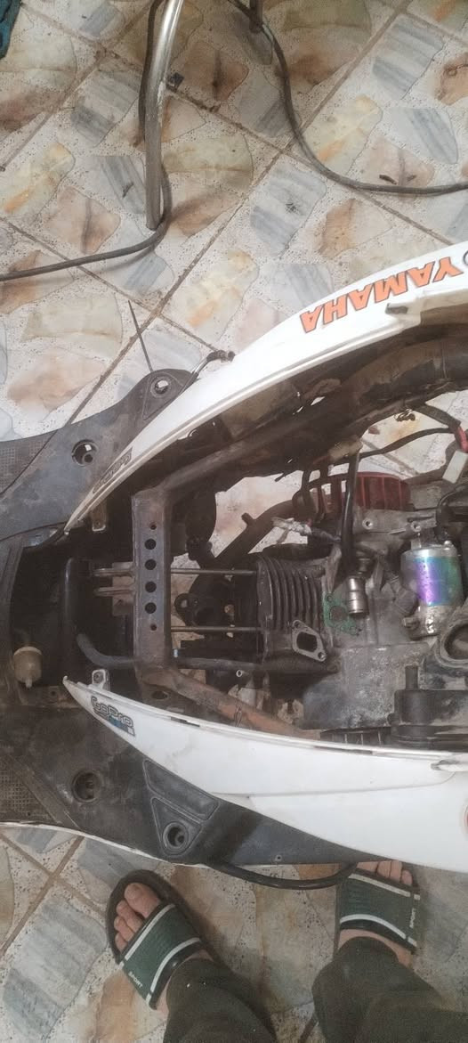 سلام عليكم دراجه سكنس فحل كابريتر كهربائيات كله شغاله زنجيل جديد مساطر جديد بس معلكة ولفات وهاهية سلف رياضي  تاير خلفي جديد كاملة مكملة
  مكاني بوب شام قرب القوس سعر250 وبيها مجال اذا اكو امراوس يرهم
رقم الهاتف***********
