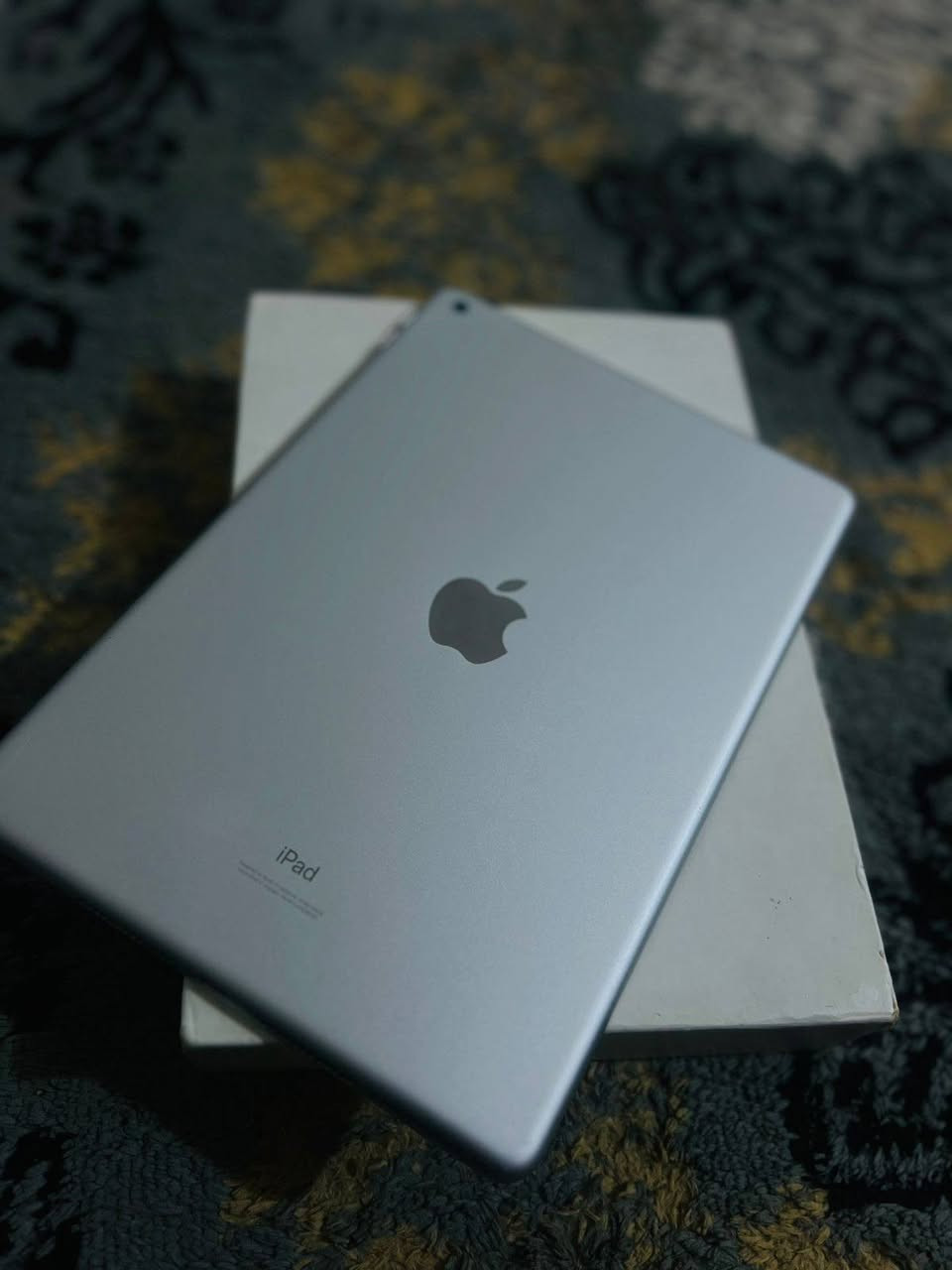 ايباد 9 للبيع  ما مبدل بي شي +شاحنه  ضمانه ويا الستفسار  *********** بي واتساب
