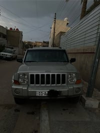 جيب كامندر للبيع رقم بغداد باسمي سنويه الى 27 مكينه 8 سلندر 2007.   07...