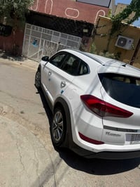 توسان  موديل ٢٠١٨ رقم ديالى الماني  كفاله السياره من عده رصعه زغيره بل...