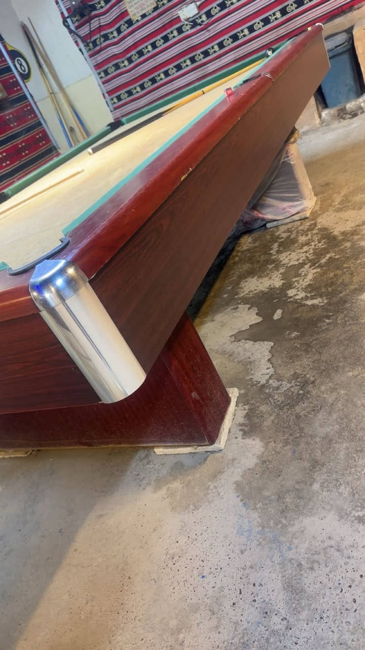 ميز بليارد ويركا نضيف 
مكانه الدجيل 
***********
