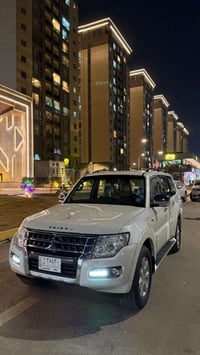 Mitsubishi Pajero 2016 متسوبيشي باجيرو حبتور GLS لون ابيض صدفي ماشية 4...