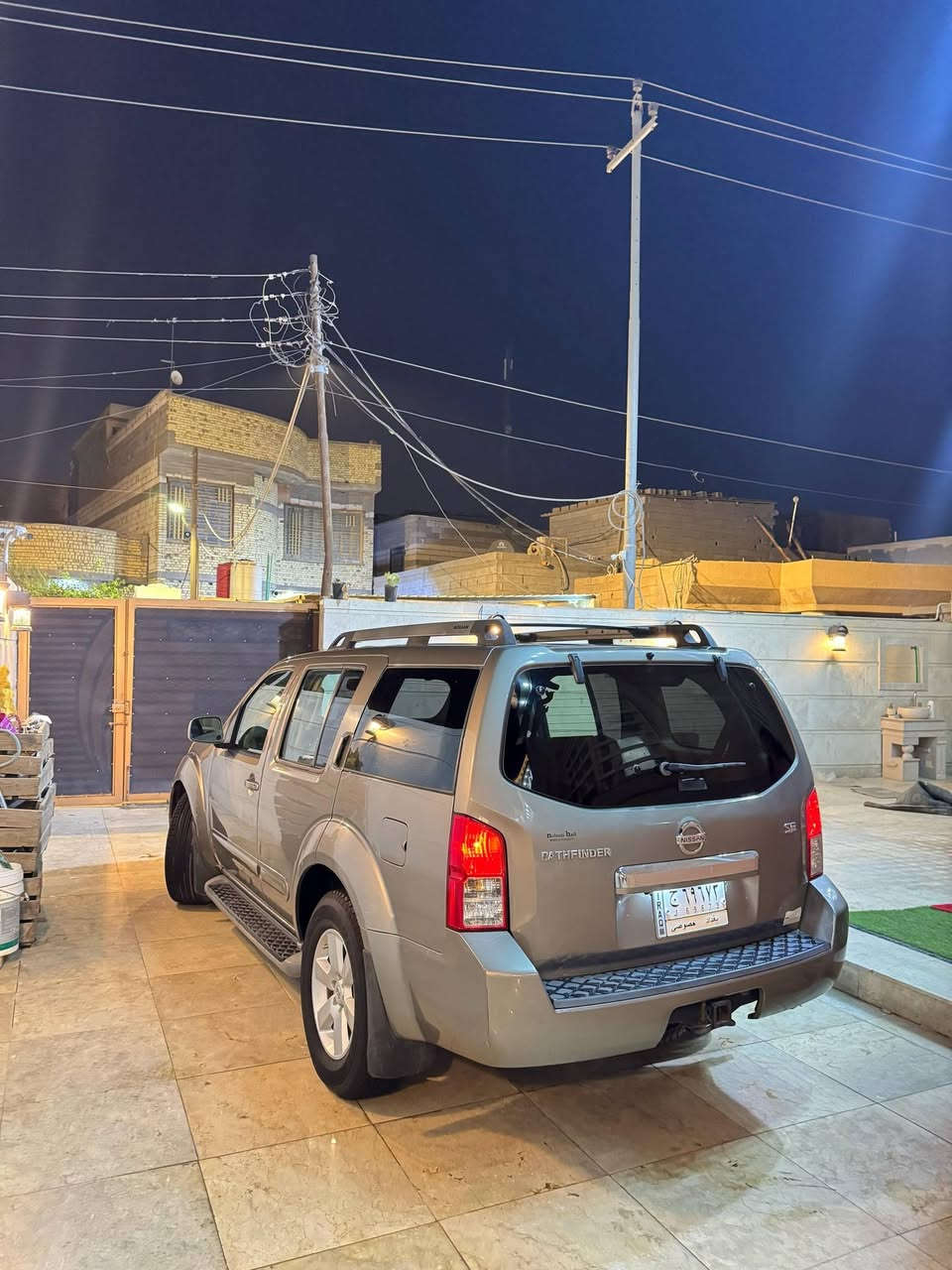 نيسان باب فندر
السياره كفاله من الضربه والصبغ حته الدعاميات كفاله
فول مواصفات
1باب كهربائي خلفي
2فتحه سقف
3كامره 
4كشنات 7راكب جلد
5ماشيه اقل 150
6بيه هواي بعد مواصفات
مكاني البصره حي الأصدقاء 
***********
