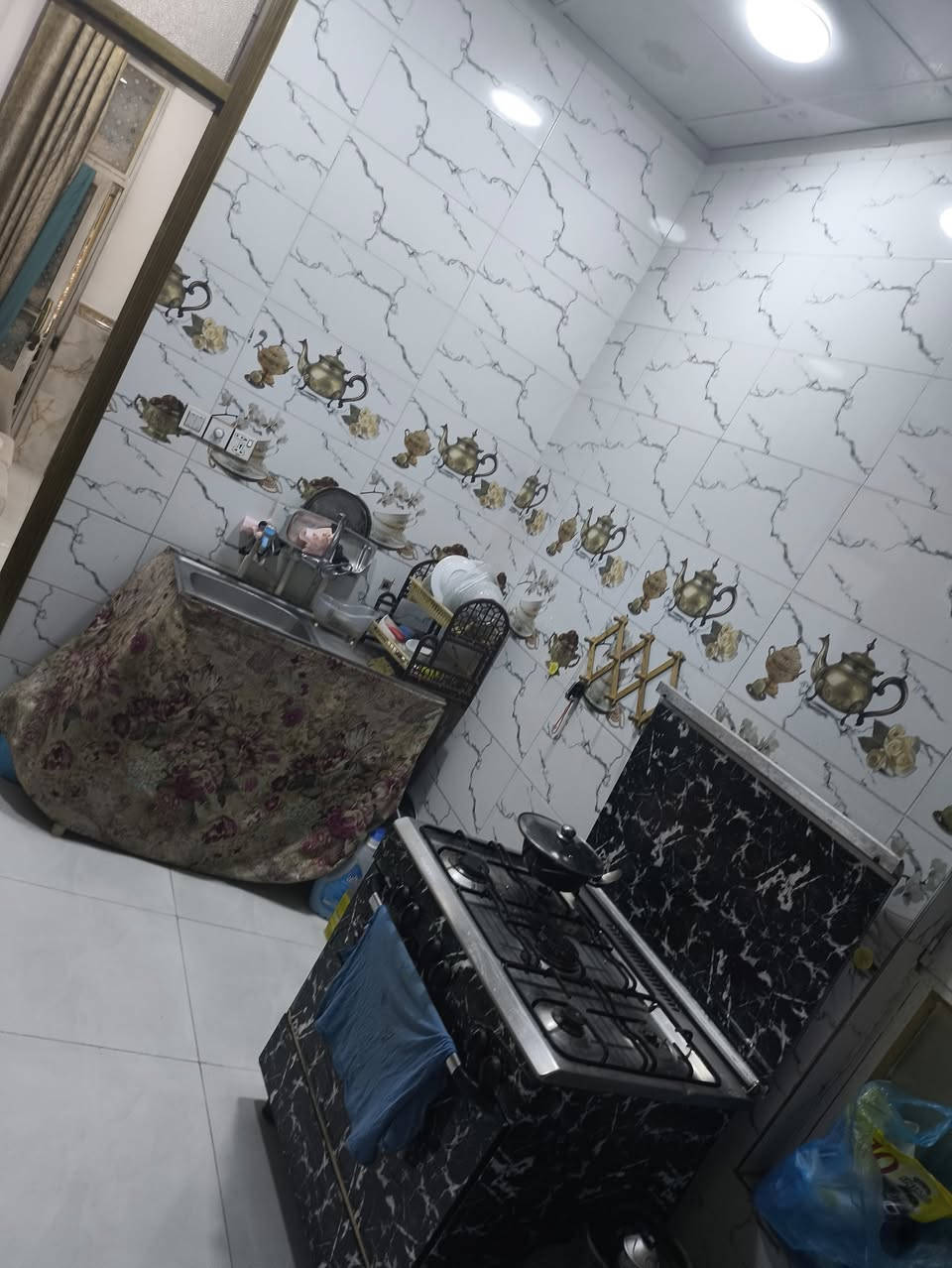 بيت طابق واحد للبيع طابو زراعي سند 25 تحويل موباشر المساحه 100متر بناء حديث درجة  أوله العنوان بابل شارع 80 خلف البانزيخانه الجديد بشارع المحوله الول بنهايته 
***********
