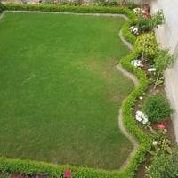 حوّل حديقتك إلى جنة خضراء! هل تبحث عن الجمال، الترتيب، واللمسة العصرية...