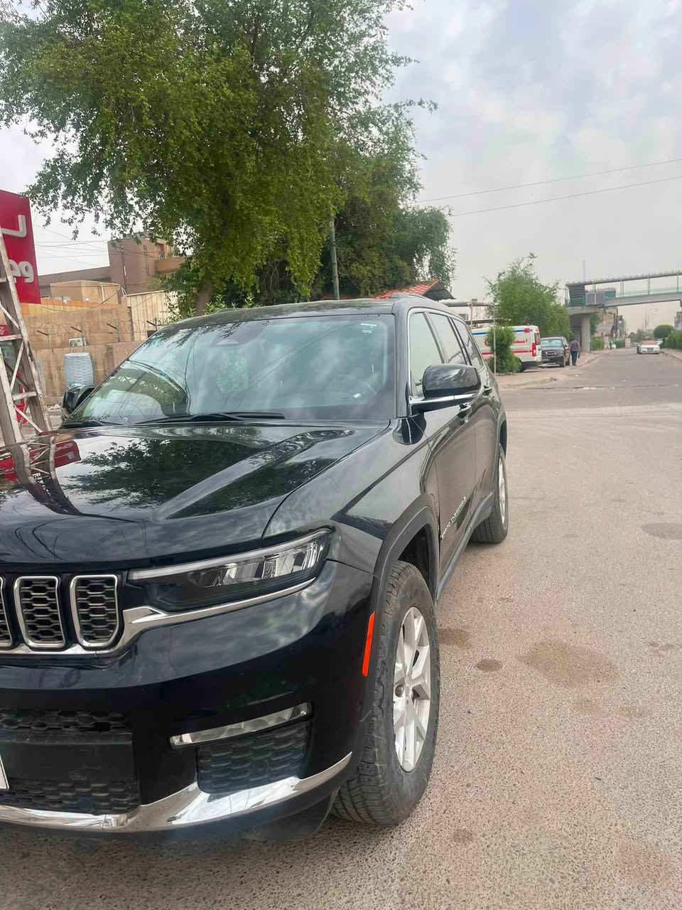 جيب لمتدد سبعه راكب كشنات منفصله VIP حادثها سطحي بيبان جهة اليمنى وتم استبدال الباب بأخرى تفصيخ نفس اللون البجم كبس شركه رقم بغداد باسمي العنوان بغداد شارع ١٤ رمضان الاتصال بالرقم ***********
