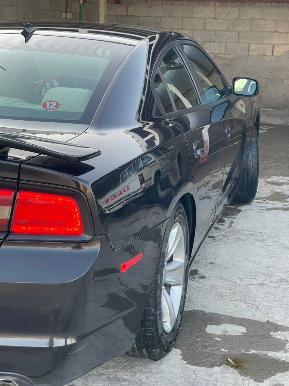 للبيع دوج جارجر موديل 2014 خليجي ماشيه 240كم فول مواصفات عدا الفتحه  شاشه لمس كير طياره 
بيها ثلاث قطع صبغ كير محرك مكفول تخم تاير حداديه صدر بحاله جيده رقم بغداد الانكليزي تحويل ثاني يوم 
مكانها الديوانيه عفج 
السعر 135 وبيها مجال حك الجيه 
للاستفسار ***********
