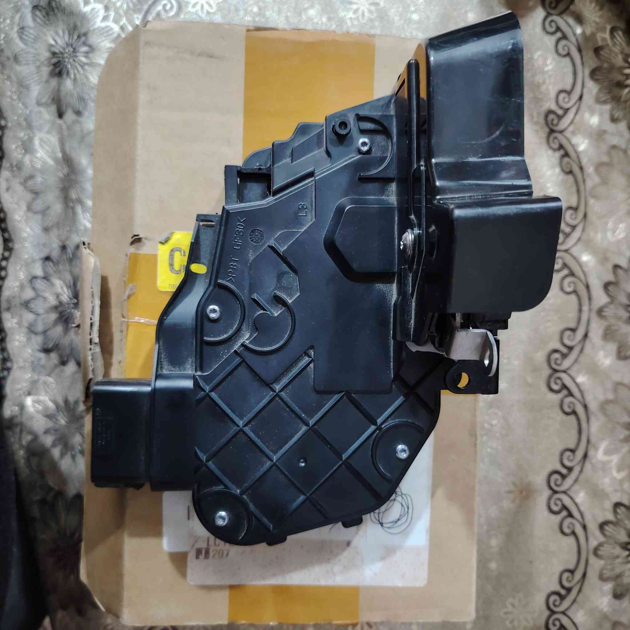 السلام عليكم ورحمة الله وبركاته
قفل سيارة جهة الراكب امامي

مخصص لاندروفر و رانج روفر و فري لاندر


**إذا كنت صاحب هذا الإعلان وتريد حذفه لأي سبب، رجاءا أرسل رسالة إلى الدعم الفني**