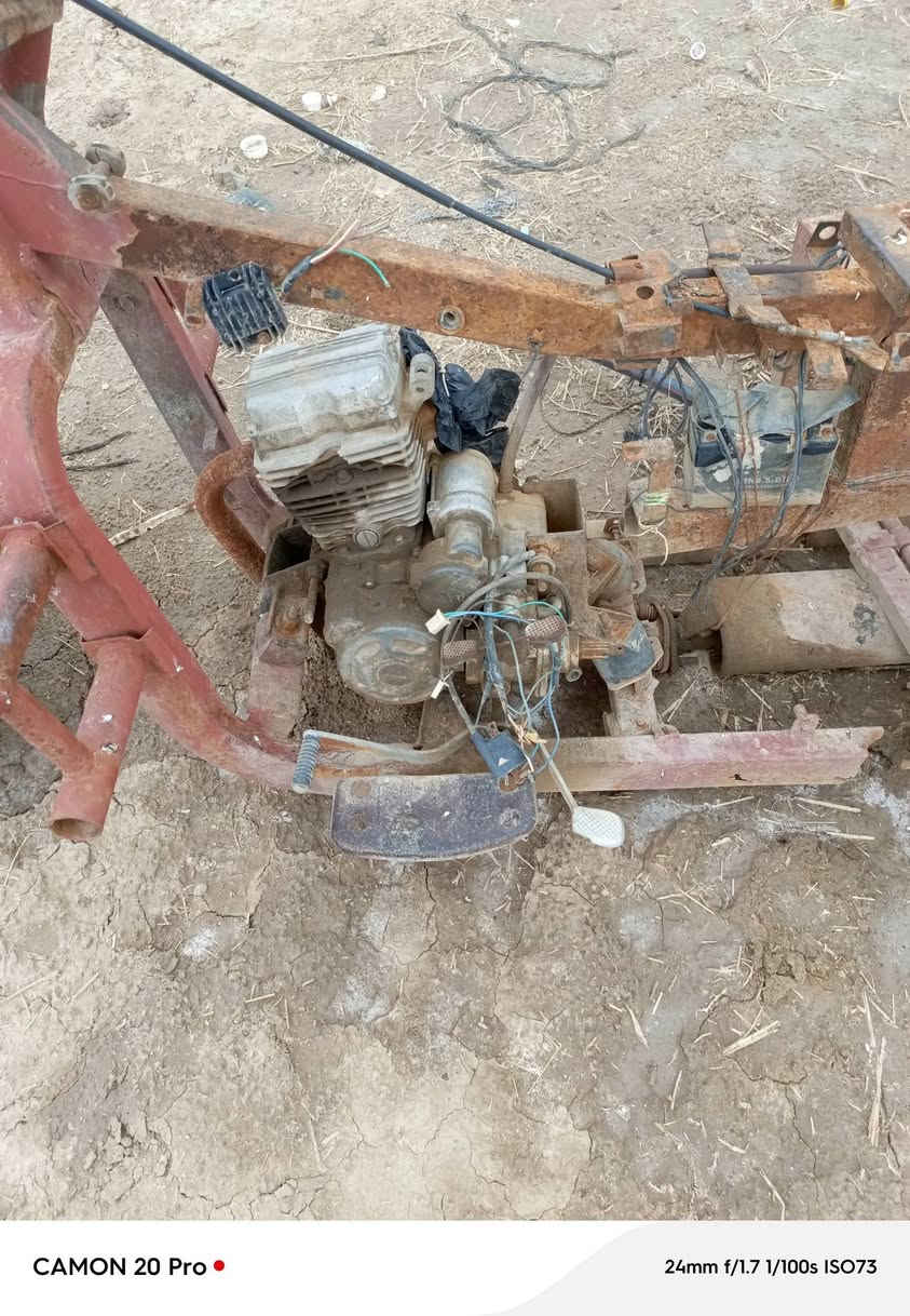 سلام عليكم ستوته للبيع تفصيخ محرك شغال اكسن مشروط وبدي نضيف ما بي خياس وتايرات جدد وشاصي خايس المكان واسط الحي اتصال على الرقم ***********
