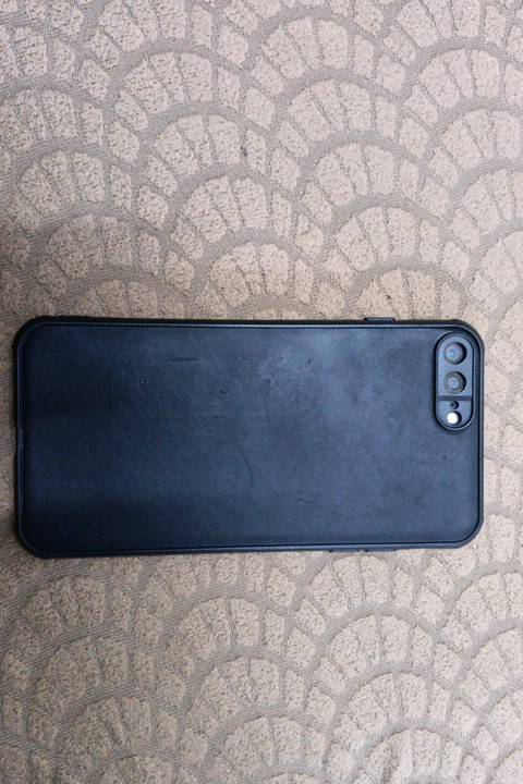 السلام عليكم ٫ ايفون 7 plus للبيع ٫ مبدل بطارية وشاشة ٫ الموبايل نضيف الشاشة اي فطر ما بيها ٫ المساحة 256 ٫ التصوير كلش واضح  ٫ العطل البيه فقط زر الصامت و ازرار الصوت . مكاني بغداد الدورة شارع 60 قرب اسواق النورس راسلني واتساب ادزلك الموقع