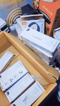 القطعه ٨ الاف سعر المفرد ٢٠ قطعه مع التوصيل ٨٠ الف شلعه التواصل 077124...