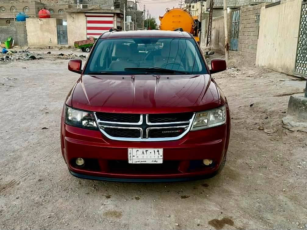 سـلام عليـكم .
جورني 2013
رقم بغداد SXT
وارد امريكي 
سونارها بل منشور 
V6
3.600
***********
مكان السياره البصره الزبير 
السعر 85
