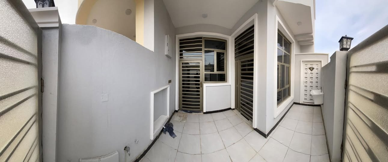 مشتمل للبيع 120م 🏠طابو زراعي سند 25📄
حي الحكيم شارع علاء غريب قرب الكورنيش 
يتكون من غرفتين نوم وصاله ومطبخ واستقبال 💯
صحيات داخليه وخارجيه 🚽نظام سبالت تقطير 🪈والماء ثلاث خطوط 
واجهه فوم وصبغ درجه اولى 1️⃣
السقف صب كونكريت والبيتونه على طول الصاله 🛖
مرقم من قبل البلديه 🔢
للاستفسار ***********📲او المراسله على الواتساب
