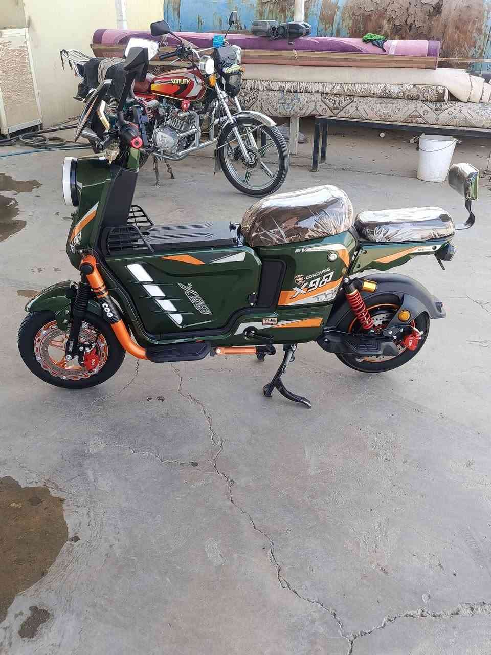 دراجه شحن اسمها اتش 900 للبيع السعر 600 وبيها مجال ***********
