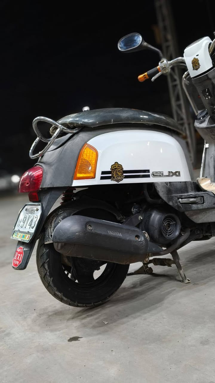 السلام عليكم ماكس بوليس للبيع
كفالة عامة كلشي شغال بيهة كهربائيات كلهة شغالة امسويلهة دبل اشارة تخم تاير جديد درع للصفاح مال البجم سيباية امامية 

اكفلك المحرك من التجفيت جيب فيترك وتعال ــ كفرات تجاري ــ 

السعر : 700  وبيهة مجال بسيط 
الرقم :***********
الموقع : بغداد البلديات
